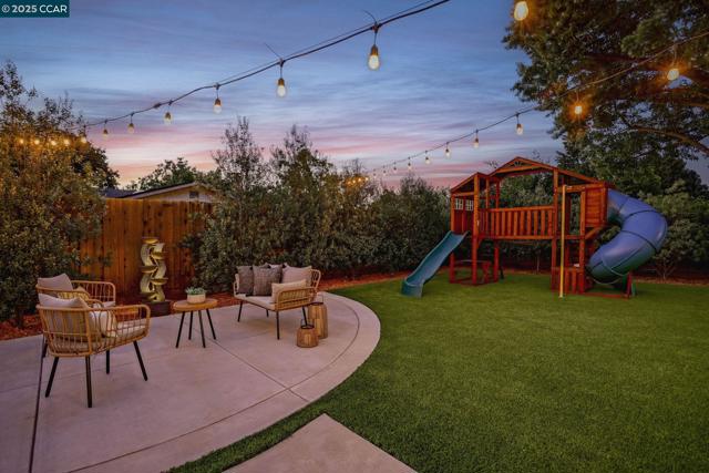 3937 Majestic Dr, Concord CA: https://media.crmls.org/mediaz/70445169-78a5-44f7-9f91-2e8cd807400d.jpg