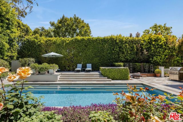 1667 Amalfi Drive, Pacific Palisades CA: https://media.crmls.org/mediaz/7044627f-750f-4f71-9e0f-e1472a33d43a.jpg