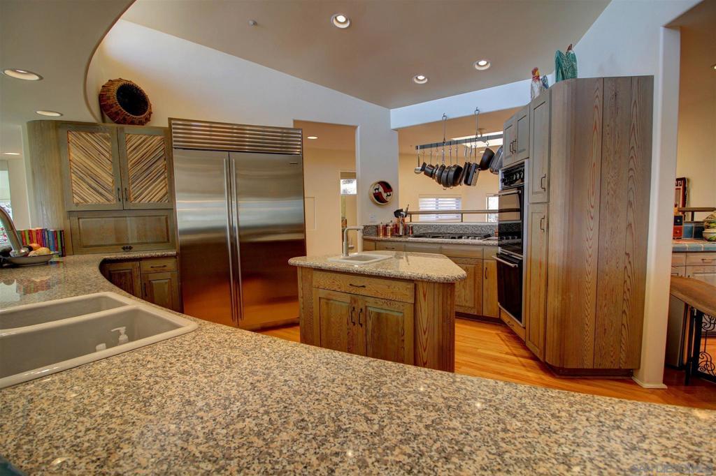 MLS #250029610SD image #17