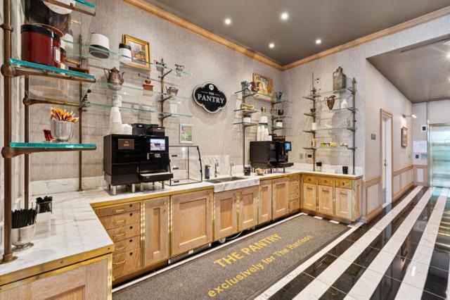 401 Harrison Street, San Francisco CA: https://media.crmls.org/mediaz/70458929-e88a-4d58-88f3-f71d4aea1090.jpg