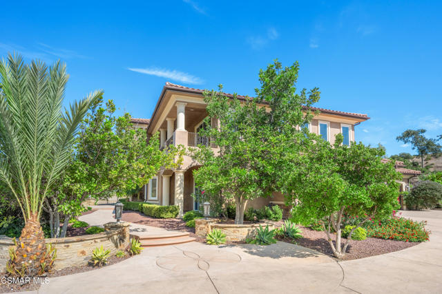 2462 Lost Canyons Drive, Simi Valley CA: https://media.crmls.org/mediaz/7045b348-ed46-43b9-b767-f7c8e021cd46.jpg