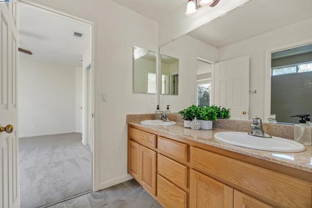 703 Seminole Ct, Discovery Bay CA: https://media.crmls.org/mediaz/70464ead-807b-4e34-9dbb-92932a9ce863.jpg