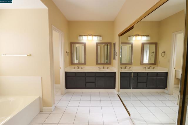 4632 Country Hills Dr, Antioch CA: https://media.crmls.org/mediaz/704657be-db87-4aa9-a301-5826ea8d6fe7.jpg