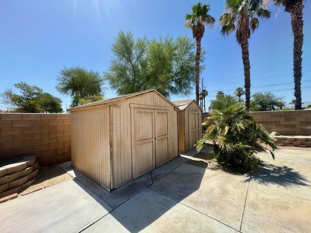 80625 Virginia Avenue, Indio CA: https://media.crmls.org/mediaz/70468294-b228-4e4a-89a7-91ae5b273035.jpg