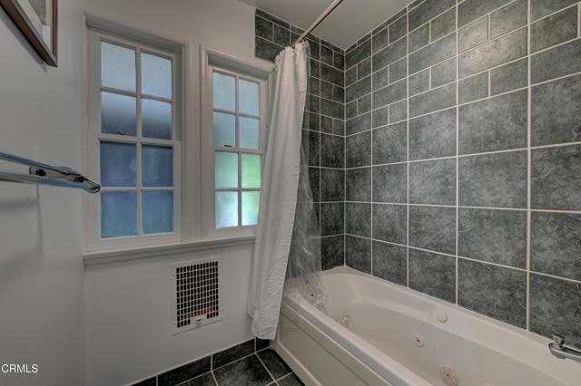 Detail Gallery Image 11 of 22 For 530 Mesa Lila Rd, Glendale,  CA 91208 - 3 Beds | 2 Baths