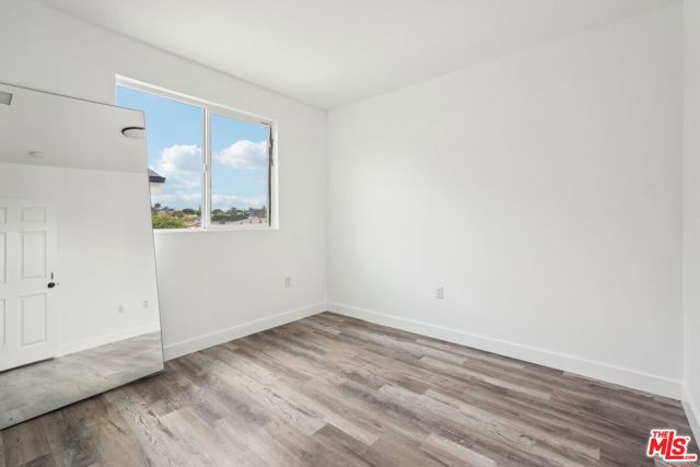 2516 Malabar Street, Los Angeles CA: https://media.crmls.org/mediaz/7047590e-9053-41bf-9b10-a2fc21dab1f0.jpg