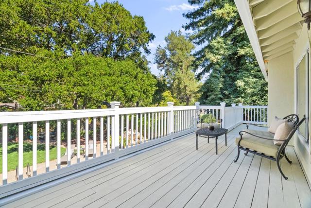 10500 Creston Drive, Los Altos CA: https://media.crmls.org/mediaz/70477eaa-e56c-4e1c-9d6e-9469cb550e53.jpg