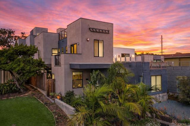 Detail Gallery Image 3 of 19 For 3060 G St, San Diego,  CA 92102 - 2 Beds | 2/1 Baths