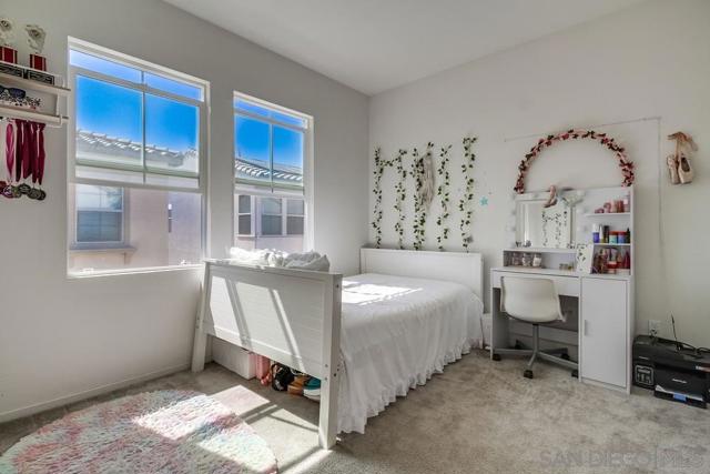 1225 Camino Avalon, Chula Vista CA: https://media.crmls.org/mediaz/7047ad47-6242-45fb-8559-25cb2f016b57.jpg
