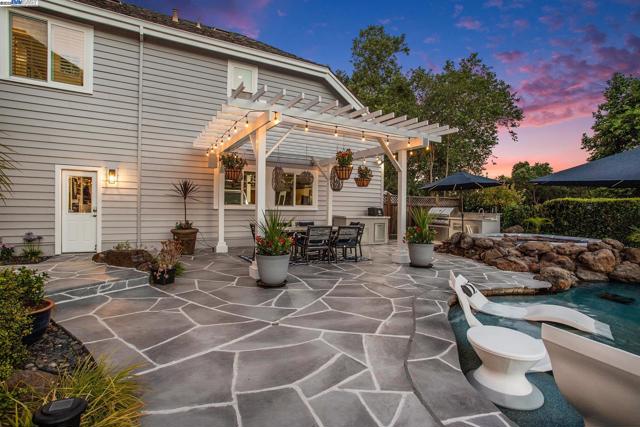 91 RED CYPRESS CT, Danville CA: https://media.crmls.org/mediaz/704835eb-2494-4708-a150-07dfca3f0ed3.jpg