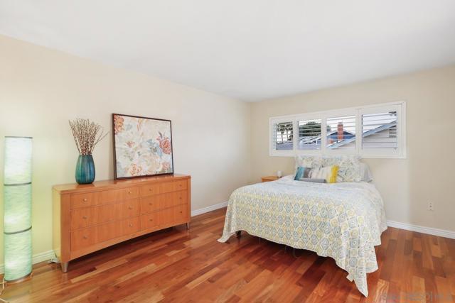 768 Sonrisa Street, Solana Beach CA: https://media.crmls.org/mediaz/7048f105-1006-4105-a023-54835cc435e0.jpg