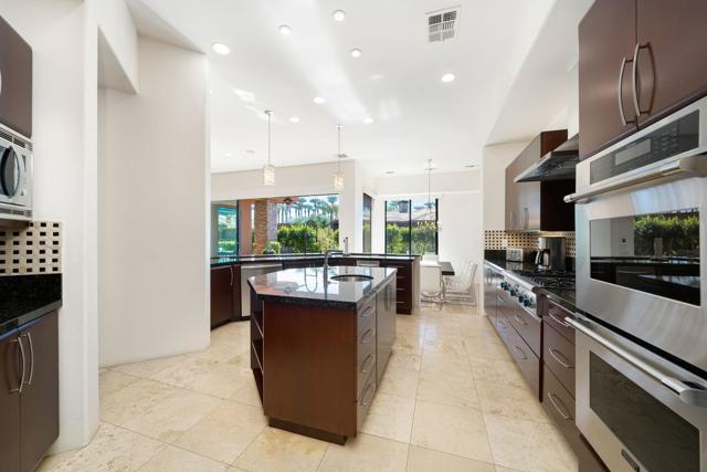 79935 Via Maravilla, La Quinta CA: https://media.crmls.org/mediaz/7049dbea-ceab-4d9a-ab57-16f8d4b2246e.jpg