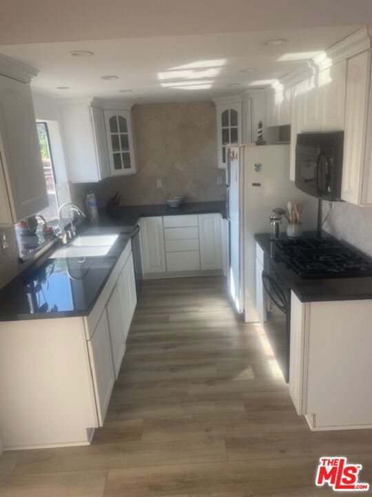 2660 Calle Abedul, Thousand Oaks CA: https://media.crmls.org/mediaz/7049de71-f9d3-49ac-8f53-9af1aacec60e.jpg