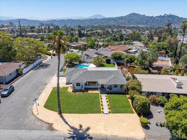 1967 Wedgemere Rd, El Cajon CA: https://media.crmls.org/mediaz/704a3ea5-978e-4c02-bc6b-3a1fe6c45a27.jpg