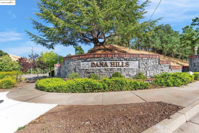 640 Mt Duncan, Clayton CA: https://media.crmls.org/mediaz/704a419f-b424-4ac4-ace4-0cc3c2585c89.jpg