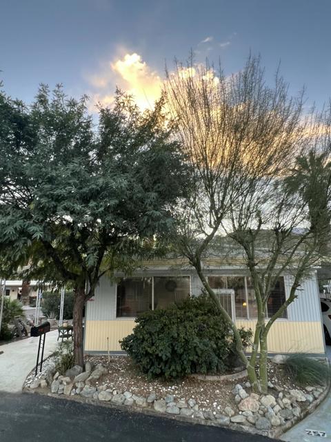 257 Del Mar, Palm Springs CA: https://media.crmls.org/mediaz/704af383-0955-4b2b-a95f-20eb0aef7648.jpg