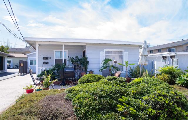 157 MAPLE AVE., Carlsbad CA: https://media.crmls.org/mediaz/704b089b-e4fd-41e6-844b-5dc86b95f7dc.jpg