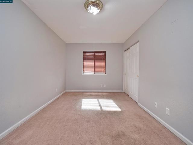 2035 Pasado Avenue, Manteca CA: https://media.crmls.org/mediaz/704b27ca-aeaf-4569-8469-582de0a6a785.jpg