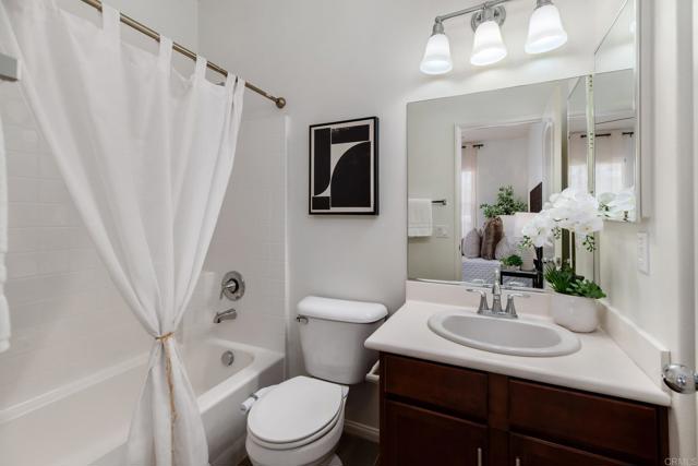 3428 Filoli Circle, Carlsbad CA: https://media.crmls.org/mediaz/704beb63-ca12-4b53-a8e0-875f90fd87b2.jpg