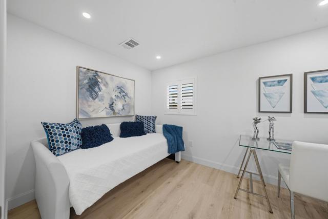 857 Hierra Court, Los Altos CA: https://media.crmls.org/mediaz/704ca399-4187-46c5-97b2-099005f1124a.jpg