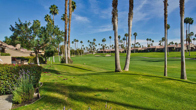 76205 Impatiens Circle, Palm Desert CA: https://media.crmls.org/mediaz/704d6a22-59d4-499a-938b-16164ea22bc7.jpg