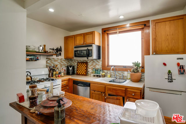 523 S Coronado Street, Los Angeles CA: https://media.crmls.org/mediaz/704e1392-9747-4977-b600-b4049636b407.jpg