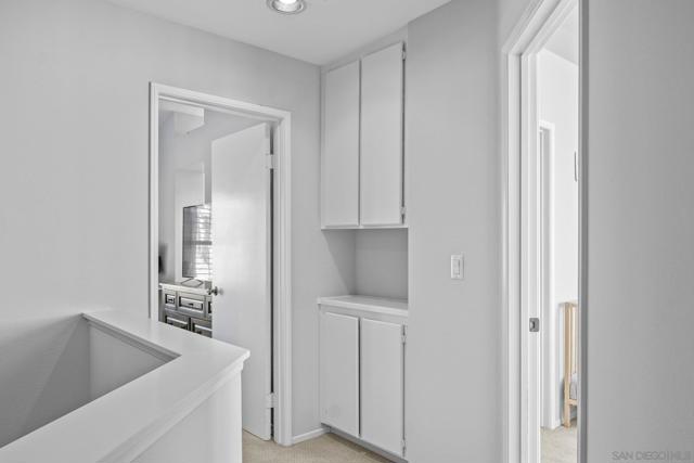 11378 Via Rancho San Diego, El Cajon CA: https://media.crmls.org/mediaz/704e2538-d422-4b10-8b97-e2588ed6e630.jpg