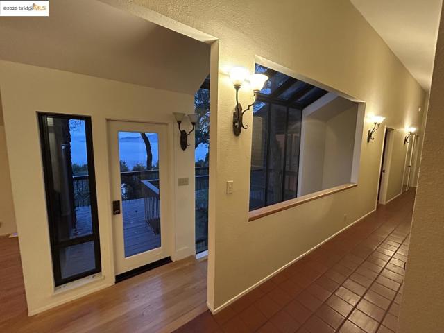 371 Montair DR, Danville CA: https://media.crmls.org/mediaz/704ed617-9786-4ac4-bbb5-aa06a3e835e2.jpg