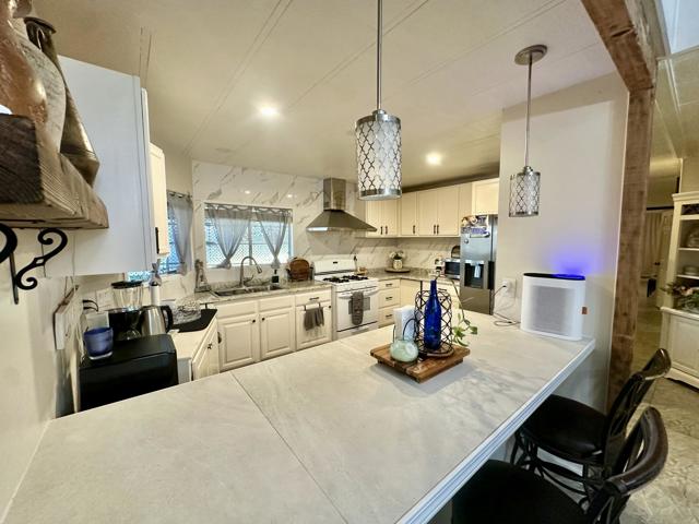 69530 Dillon Road, Desert Hot Springs CA: https://media.crmls.org/mediaz/704edb12-c39e-47c4-a9a5-1168ba2a2ee0.jpg