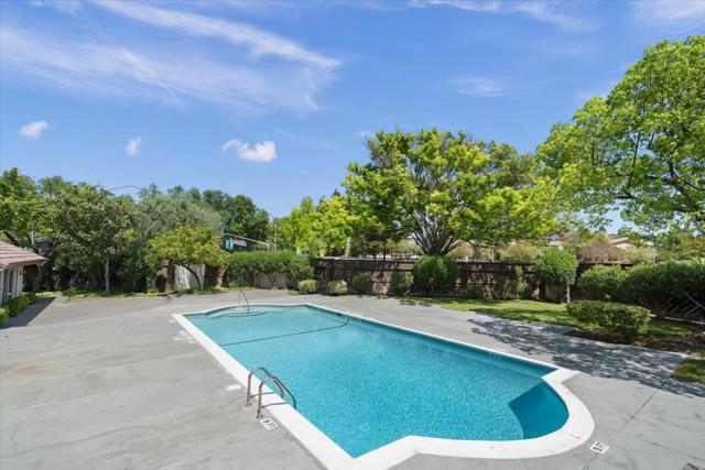 279 Truckee Lane, San Jose CA: https://media.crmls.org/mediaz/704f3328-3bcc-40b3-8b74-cdeeb62da780.jpg