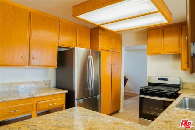 37411 Sheffield Drive, Palmdale CA: https://media.crmls.org/mediaz/7051344e-a2cf-401a-8c48-e61b12386de0.jpg