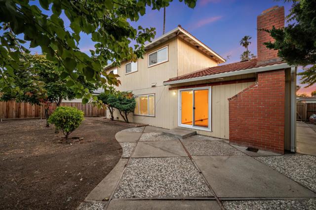 787 San Clemente Way, Mountain View CA: https://media.crmls.org/mediaz/70515896-9f11-4e88-975e-96e1f0ec29cd.jpg