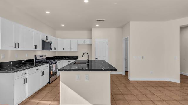 64144 Appalachian Street, Desert Hot Springs CA: https://media.crmls.org/mediaz/70517c9e-6163-4b1a-9993-77d2b384d07e.jpg