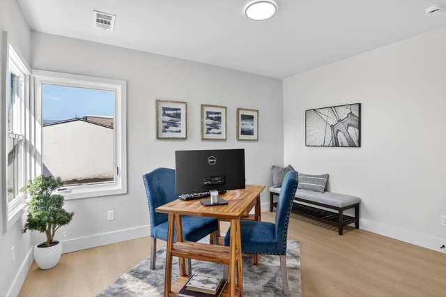 356 Belleview Dr, San Leandro CA: https://media.crmls.org/mediaz/705183d7-4fac-40ed-ba6c-6edc34e2b6a5.jpg