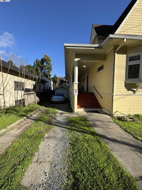 Image 11 of 13 For 1214 Lincoln Ave
