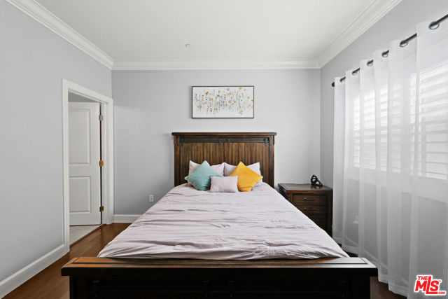 5335 Cartwright Avenue, North Hollywood CA: https://media.crmls.org/mediaz/7051f17c-1318-41e4-8dfe-f1bec11033b8.jpg