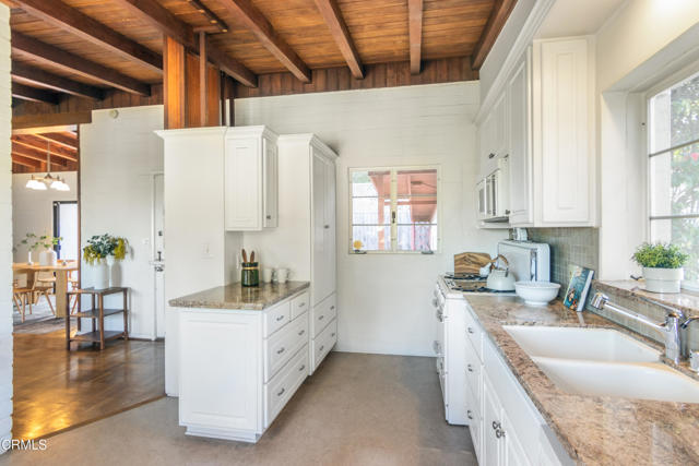 Detail Gallery Image 16 of 29 For 50 Grace Ter, Pasadena,  CA 91105 - 2 Beds | 2 Baths