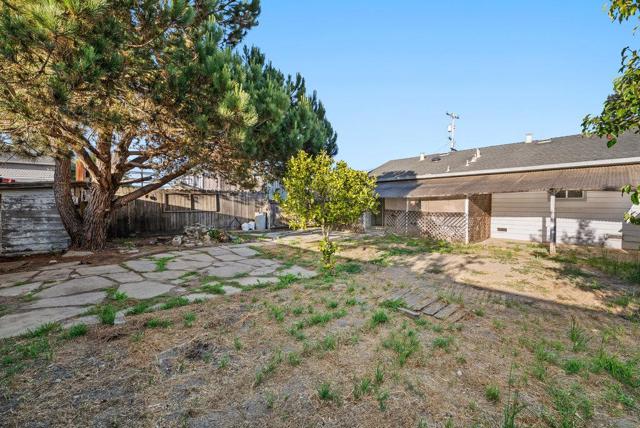 10 Emme Street, Freedom CA: https://media.crmls.org/mediaz/7053a46a-6b6f-4440-8c66-2482c5e8e7e8.jpg