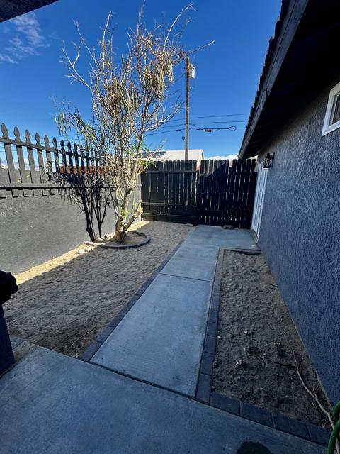 67890 Alameda Drive, Desert Hot Springs CA: https://media.crmls.org/mediaz/7053f712-8a68-49fc-bd1c-5e1112db0b94.jpg