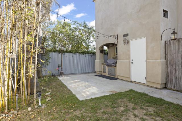 2149 Monmouth Drive, Ventura CA: https://media.crmls.org/mediaz/70540ea8-67b3-42b2-9ef7-ce6cc841b167.jpg