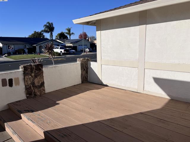 1222 Murdell Ln, Livermore CA: https://media.crmls.org/mediaz/70544535-b545-4665-a651-b24116735762.jpg