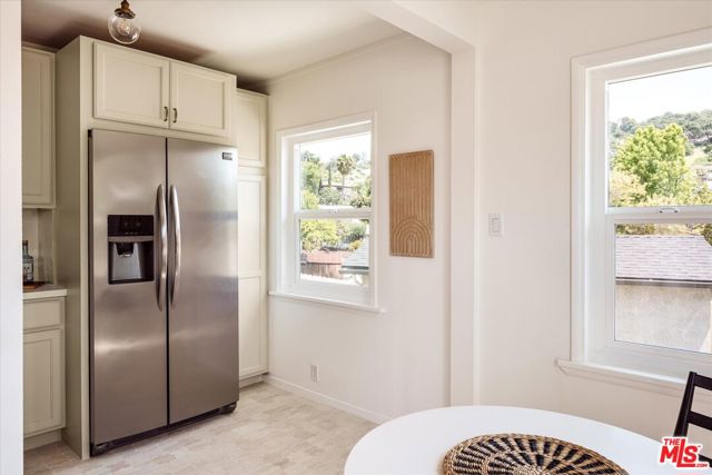 2038 Wollam Street, Los Angeles CA: https://media.crmls.org/mediaz/70544949-3369-4394-aa61-a28bc09b029d.jpg