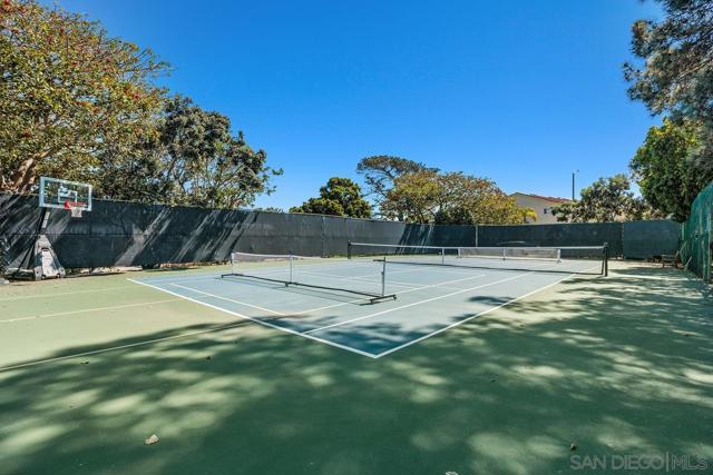 Image 35 of 41 For 205 S Helix Ave #65 65