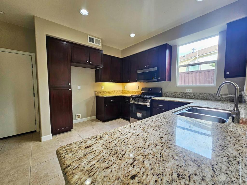 MLS #250043077SD image #6