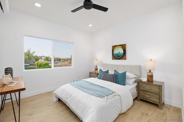 4626 4628 Derrick dr, San Diego CA: https://media.crmls.org/mediaz/7055719b-7740-4ff4-b47c-c732338dd342.jpg
