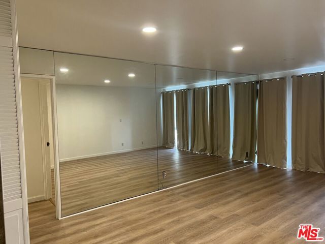 800 W 1st Street, Los Angeles CA: https://media.crmls.org/mediaz/70558693-8d09-4a7e-b86d-58b79e66050e.jpg