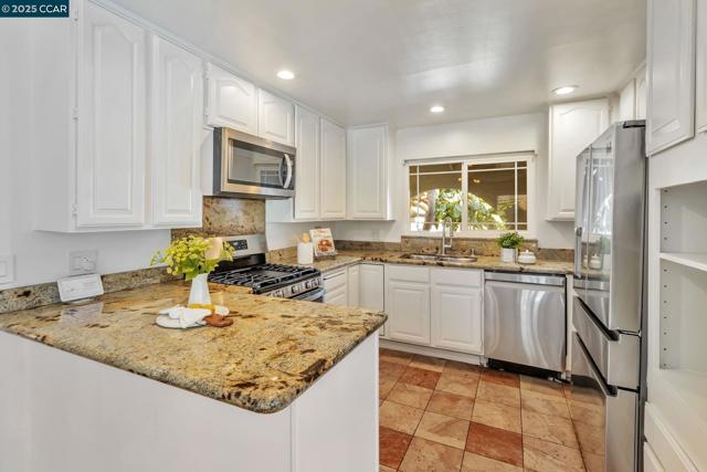 960 Live Oak Dr, Santa Clara CA: https://media.crmls.org/mediaz/70559ad8-a67e-436b-b98f-94a1865e402b.jpg