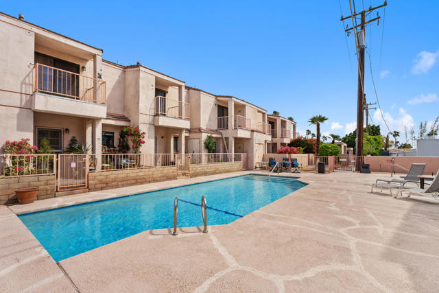 401 E Vista Chino, Palm Springs CA: https://media.crmls.org/mediaz/70568f91-deaa-4db8-858e-c89c270f4b2b.jpg