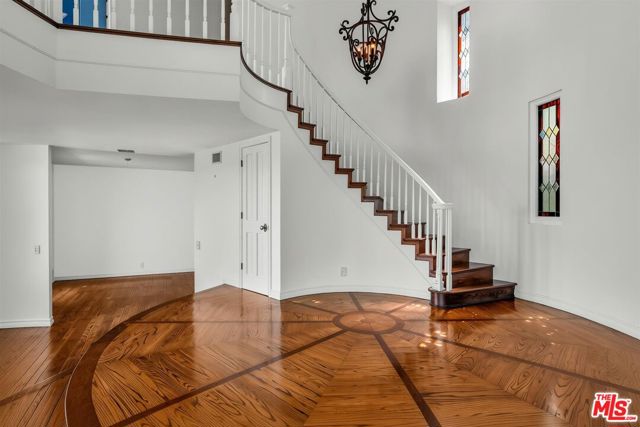 4 Bed Home for Sale in Los Angeles, California