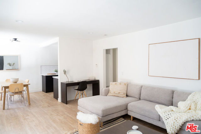 4938 Rosewood Avenue, Los Angeles CA: https://media.crmls.org/mediaz/7057849d-5019-4ed8-8e52-e266955ee513.jpg